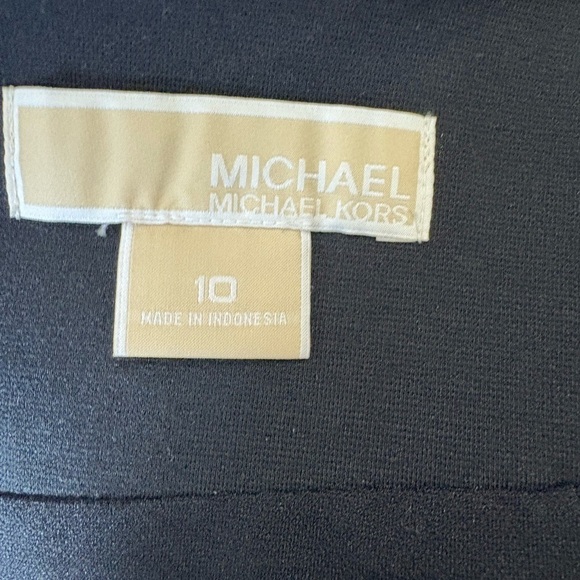 Michael Kors size 10 black mini business work skirt with slit, stretchy, fitted - Picture 5 of 5